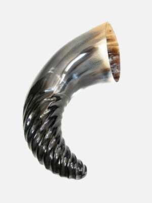 IE- MG -06-MEDIEVAL DRINKING HORN AND MUGS